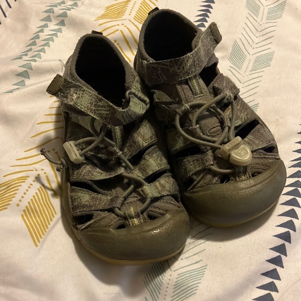 Glow in the dark kids Keen sandals